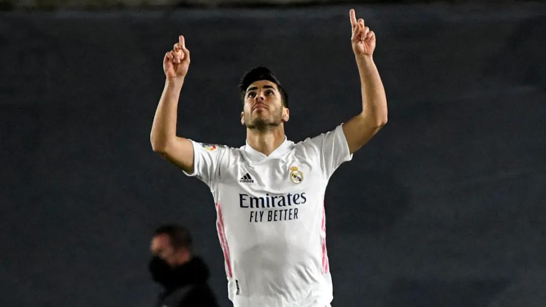 بث مباشر لمباراة ريال مدريد وأرسنالمواجهة أسطورية بين عمالقة الكرة الأوروبية